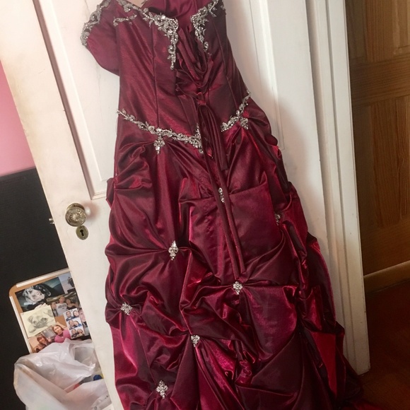 Gorgeous Prom dress - Picture 5 of 7